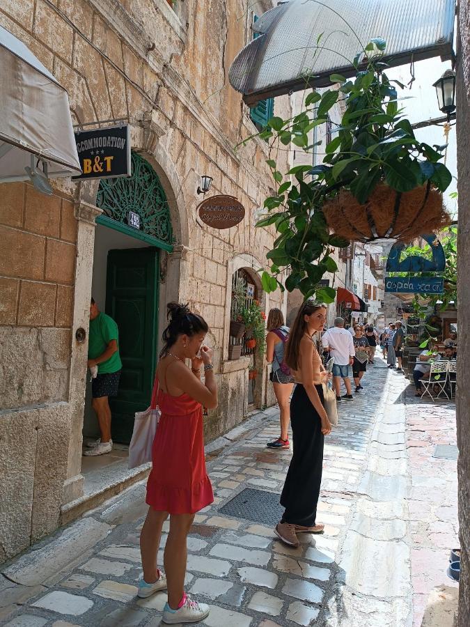 Nova Dvokrevetna Soba Sa Dva Odvojena Kreveta I Zajednickim Kupatilom Ξενοδοχείο Κότορ Εξωτερικό φωτογραφία